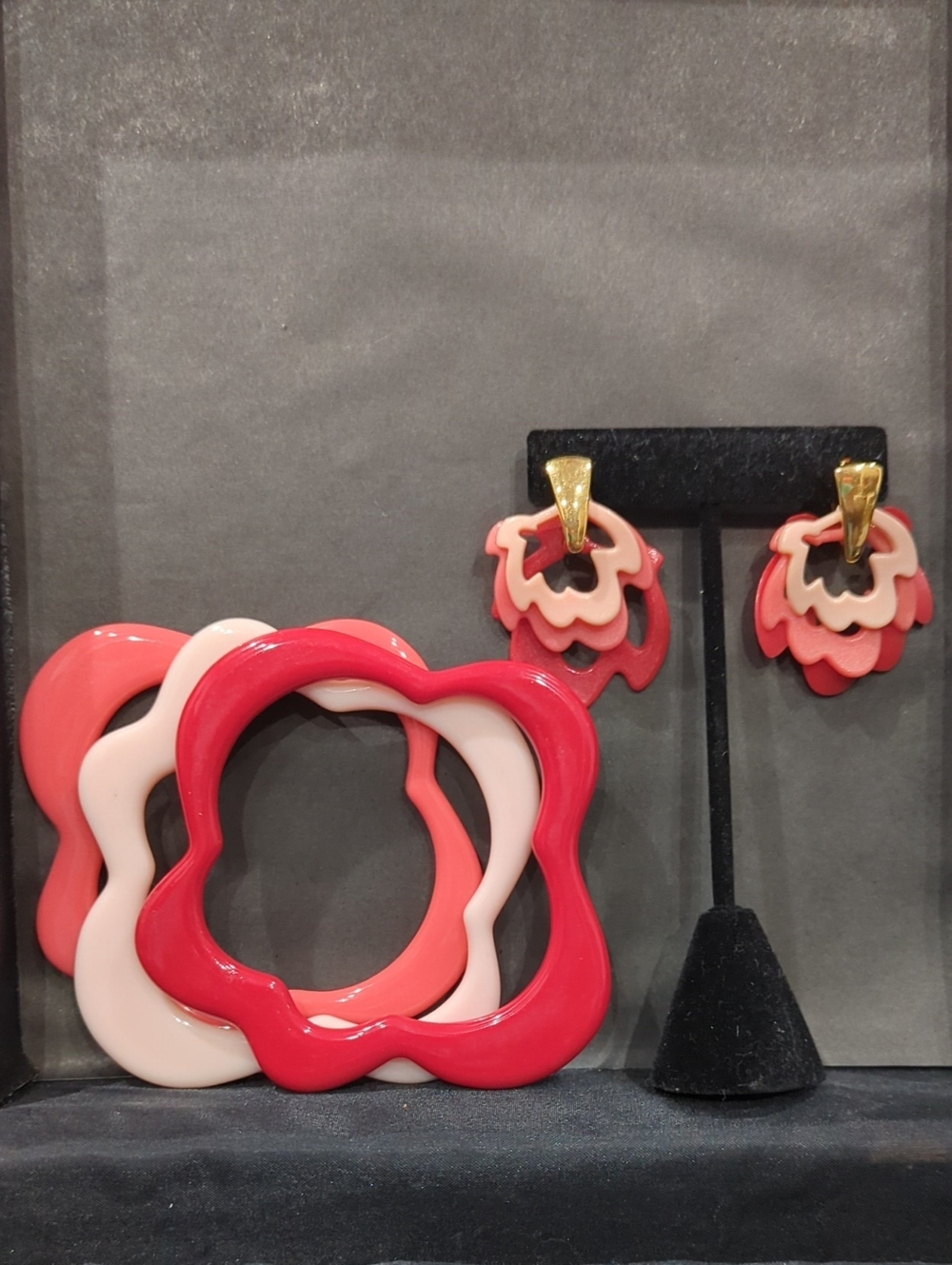 Color Curves Earrings & Bracelet Set